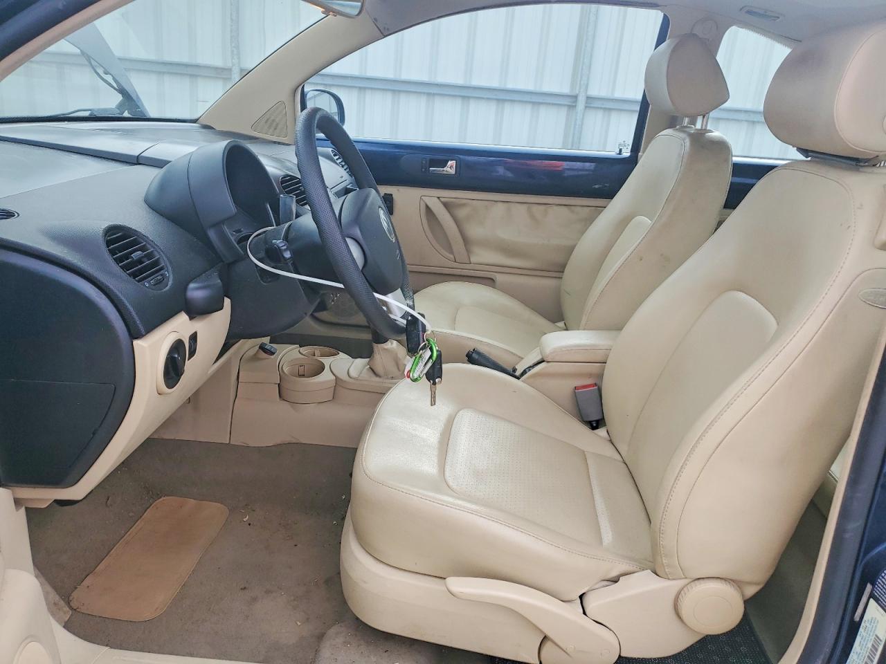 2004 VOLKSWAGEN NEW BEETLE GLS photo 7