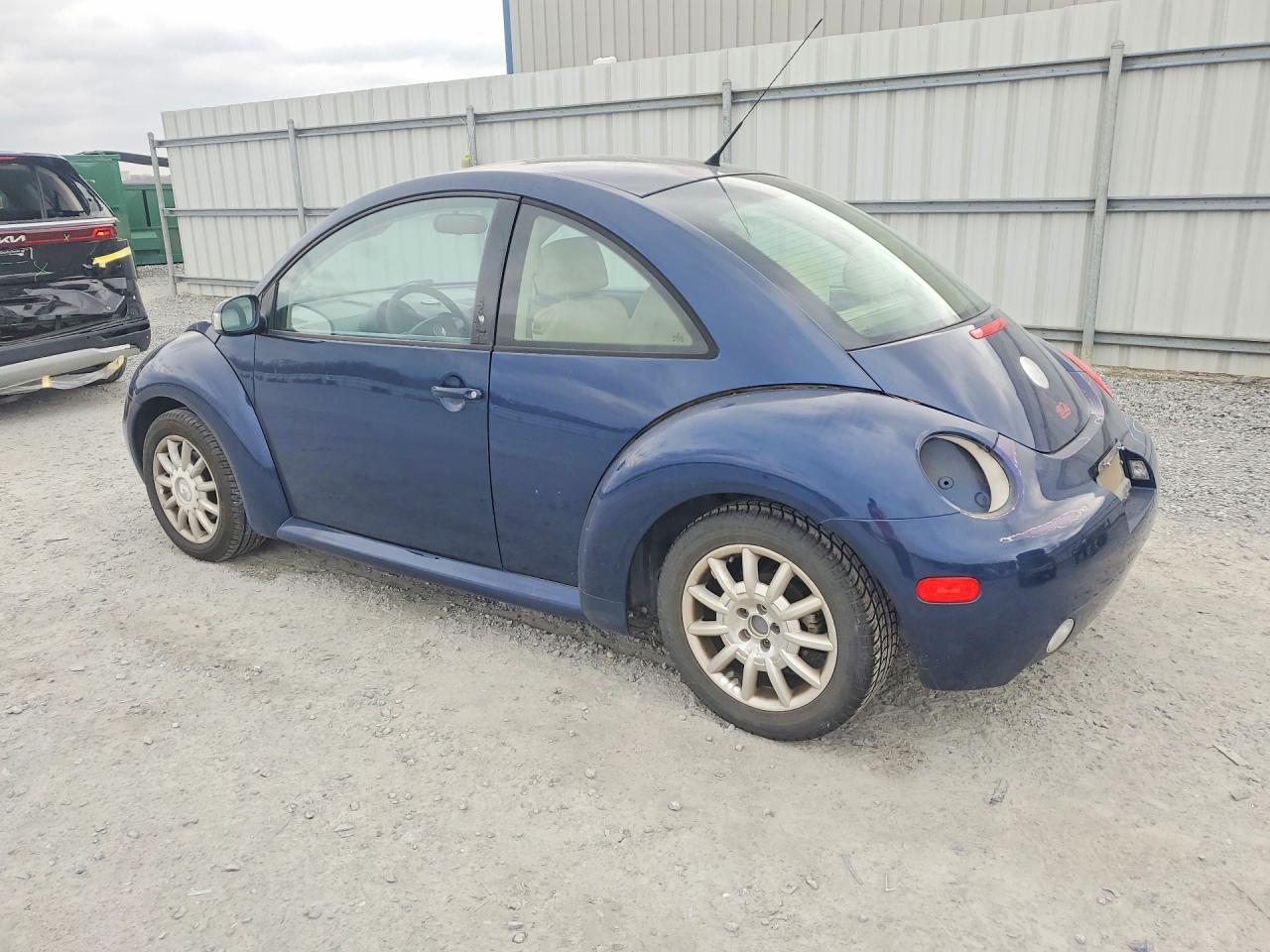 2004 VOLKSWAGEN NEW BEETLE GLS photo 2