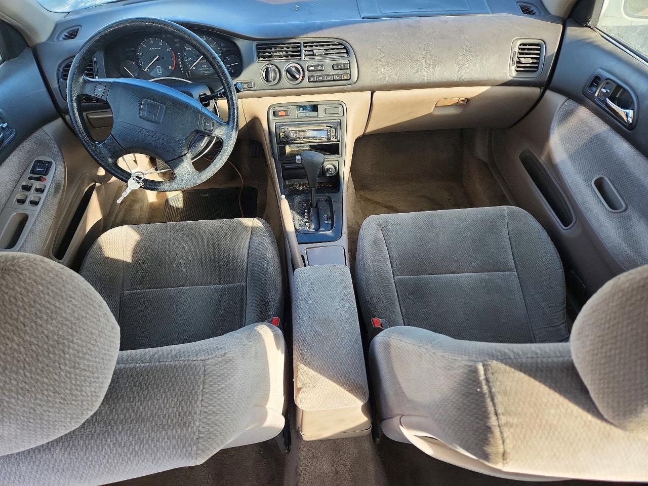1996 HONDA ACCORD LX photo 8
