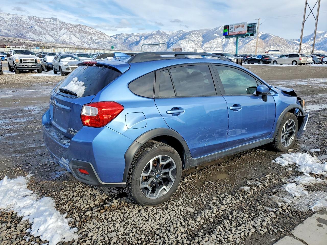 2017 SUBARU CROSSTREK PREMIUM photo 3