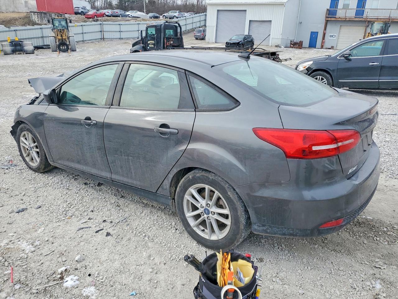 2018 FORD FOCUS SE photo 4