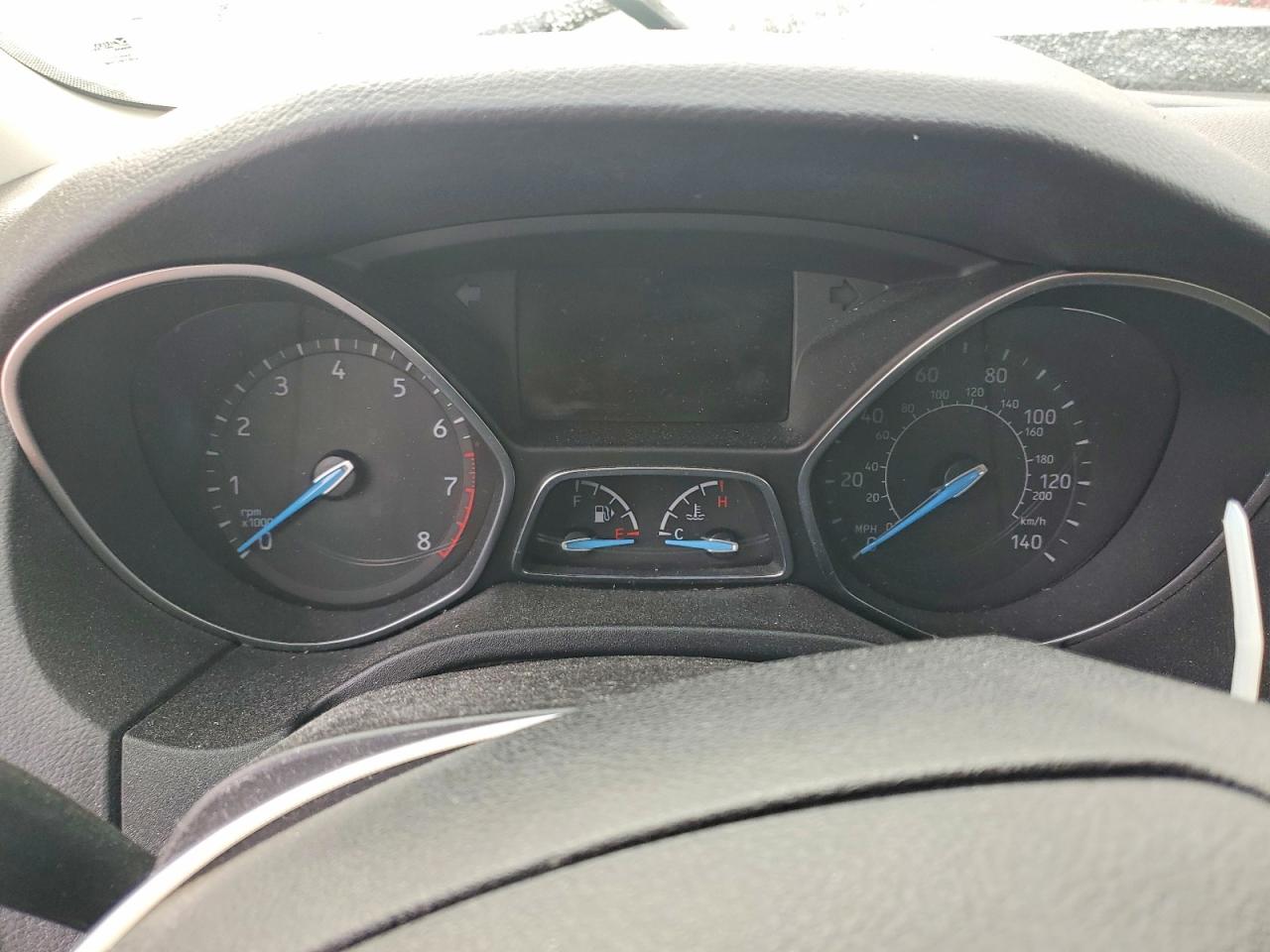 2018 FORD FOCUS SE photo 25