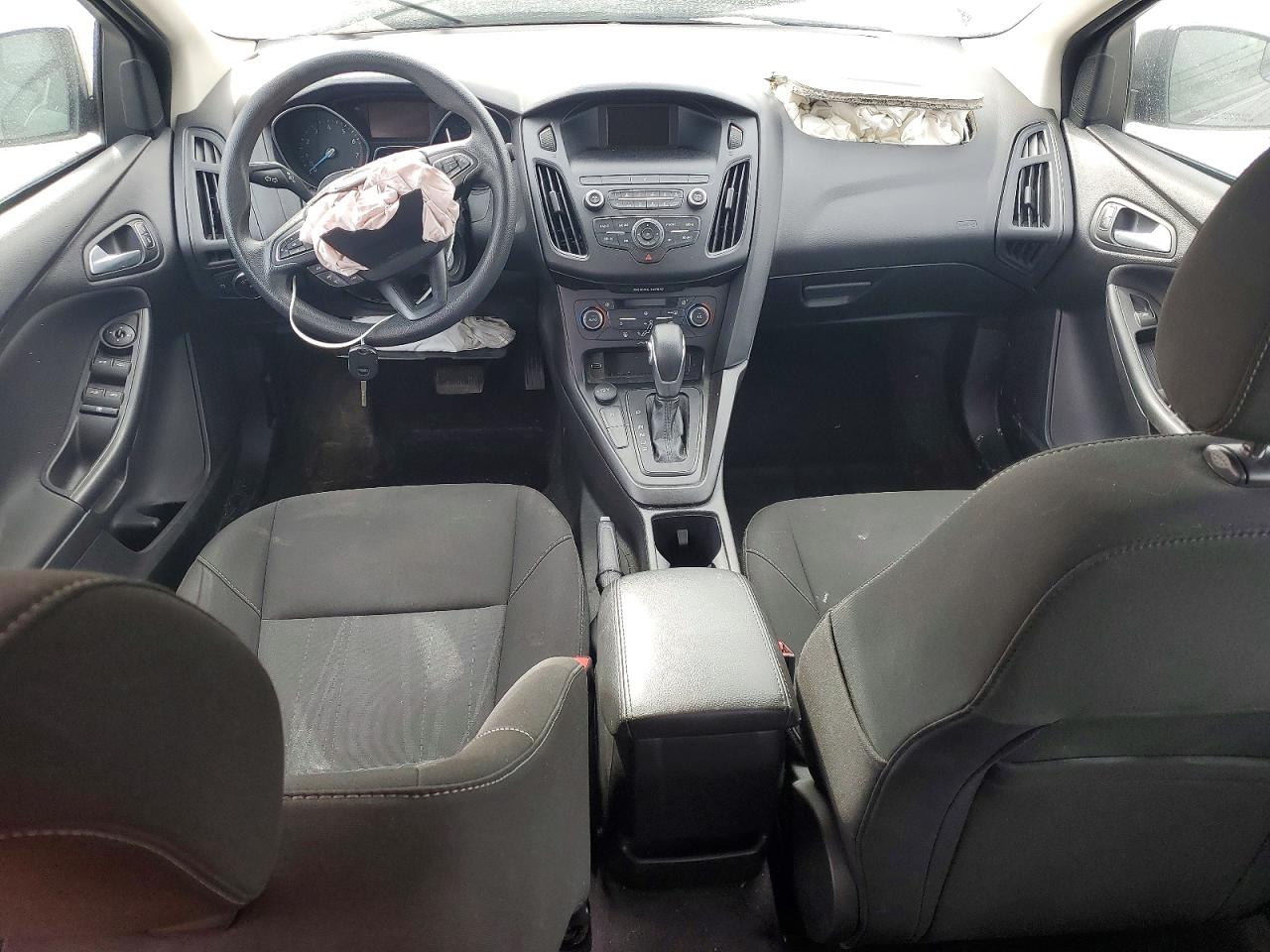 2018 FORD FOCUS SE photo 22