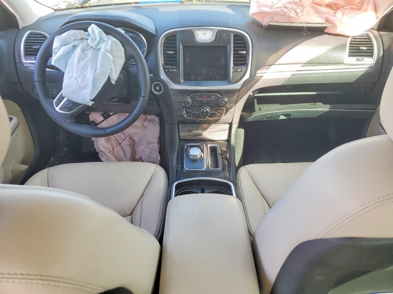 2018 CHRYSLER 300 TOURING photo 8