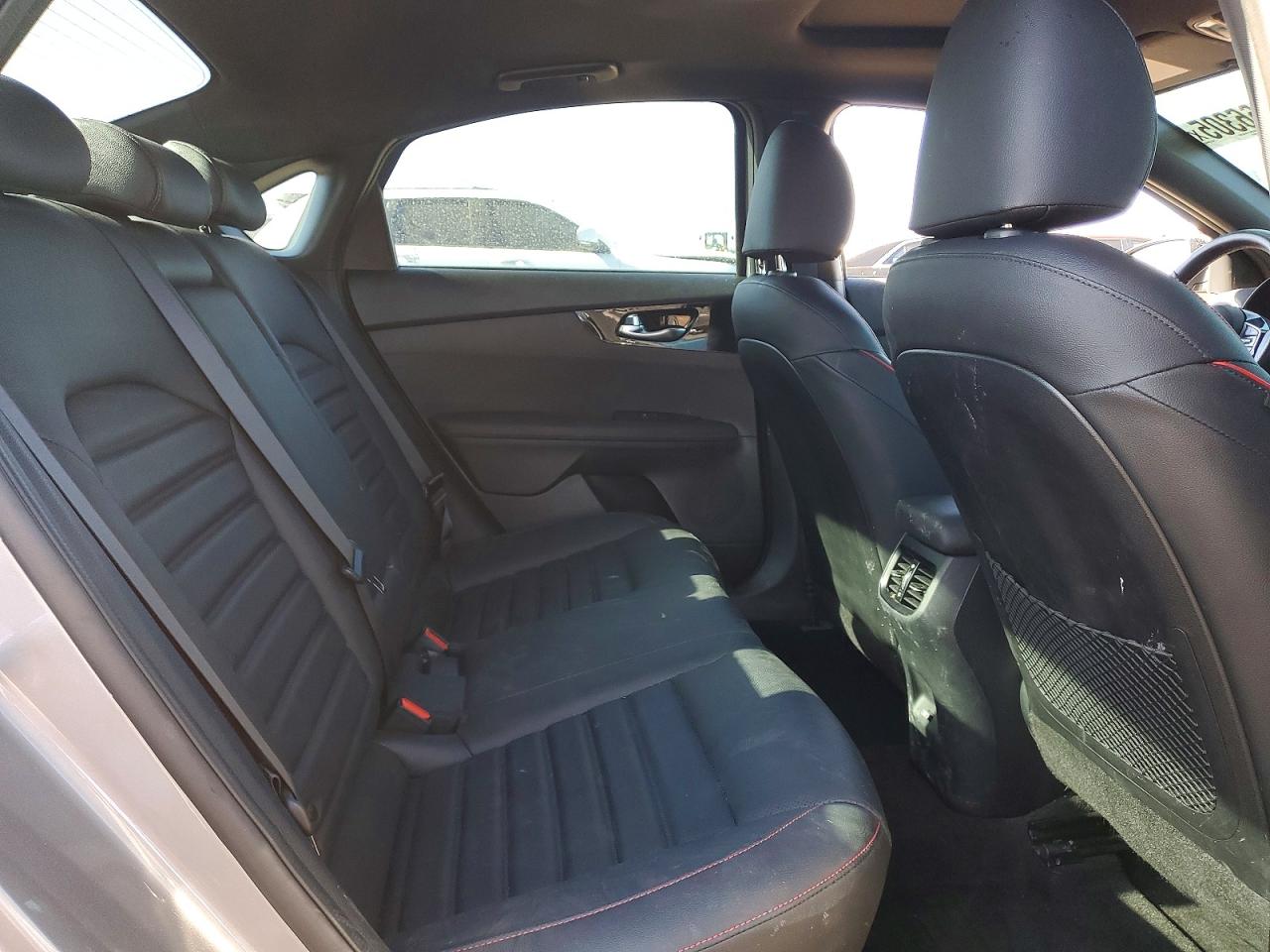 2024 KIA FORTE GT photo 28