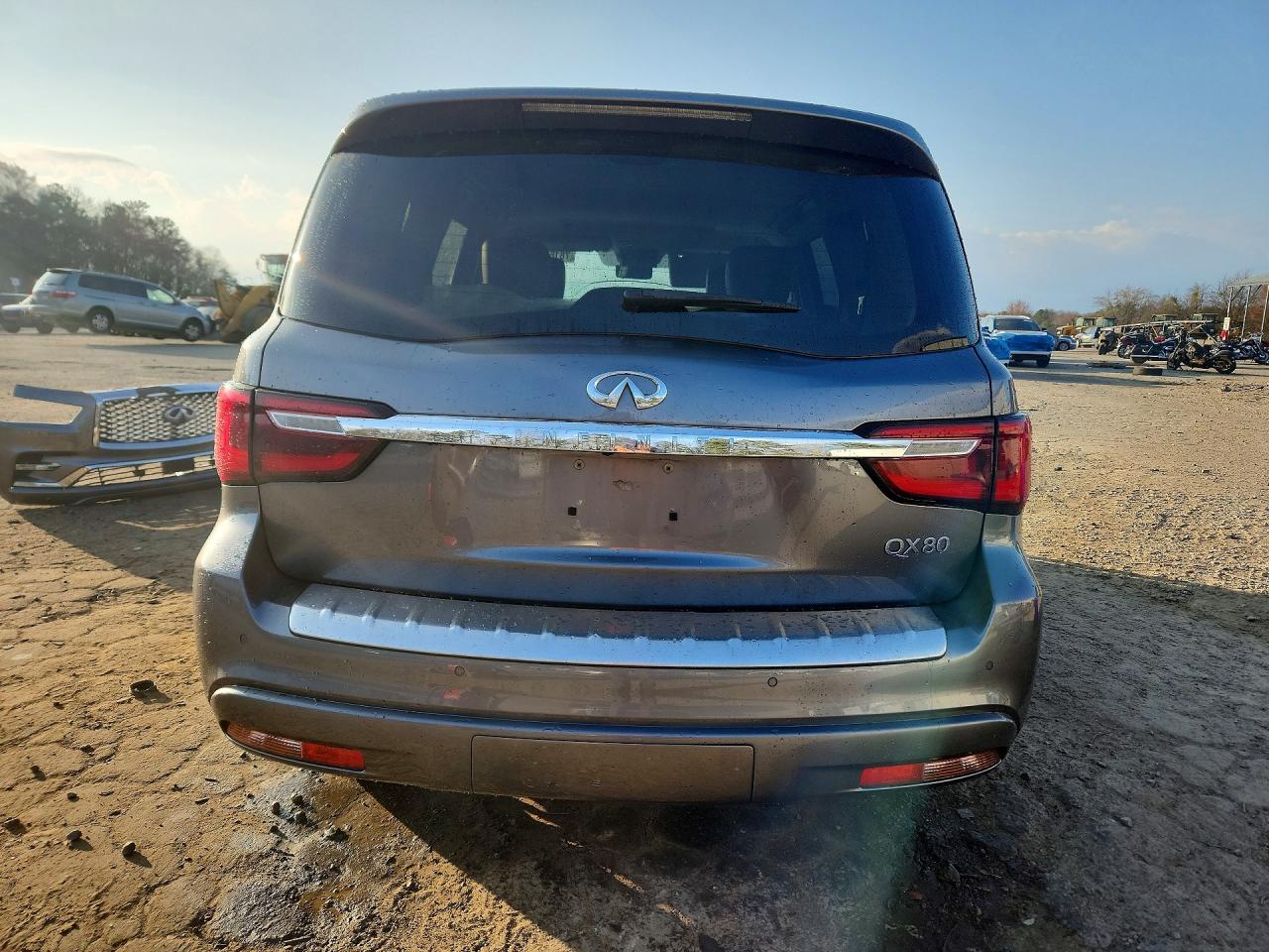 2018 INFINITI QX80 BASE photo 16