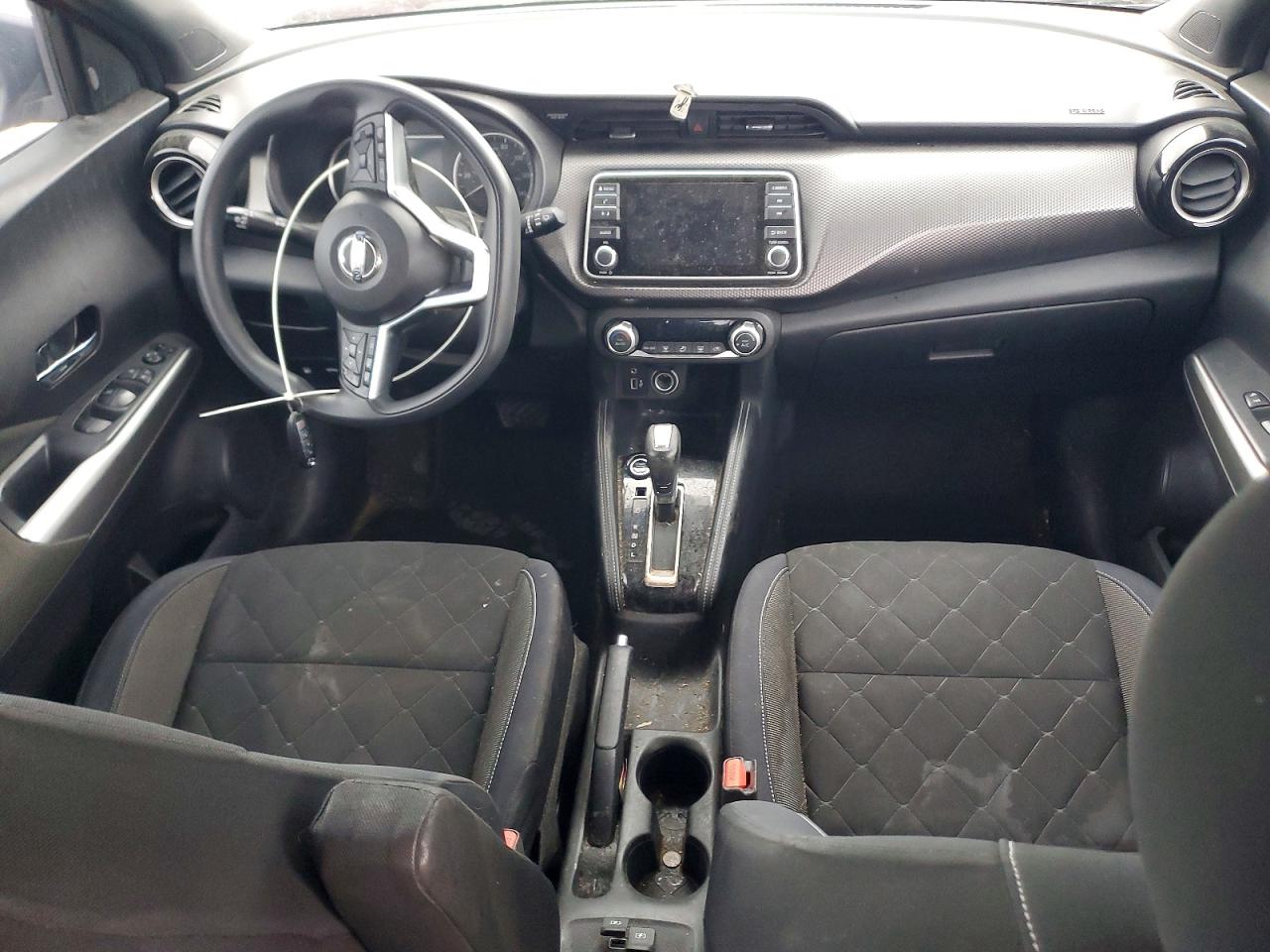 2018 NISSAN KICKS S photo 8