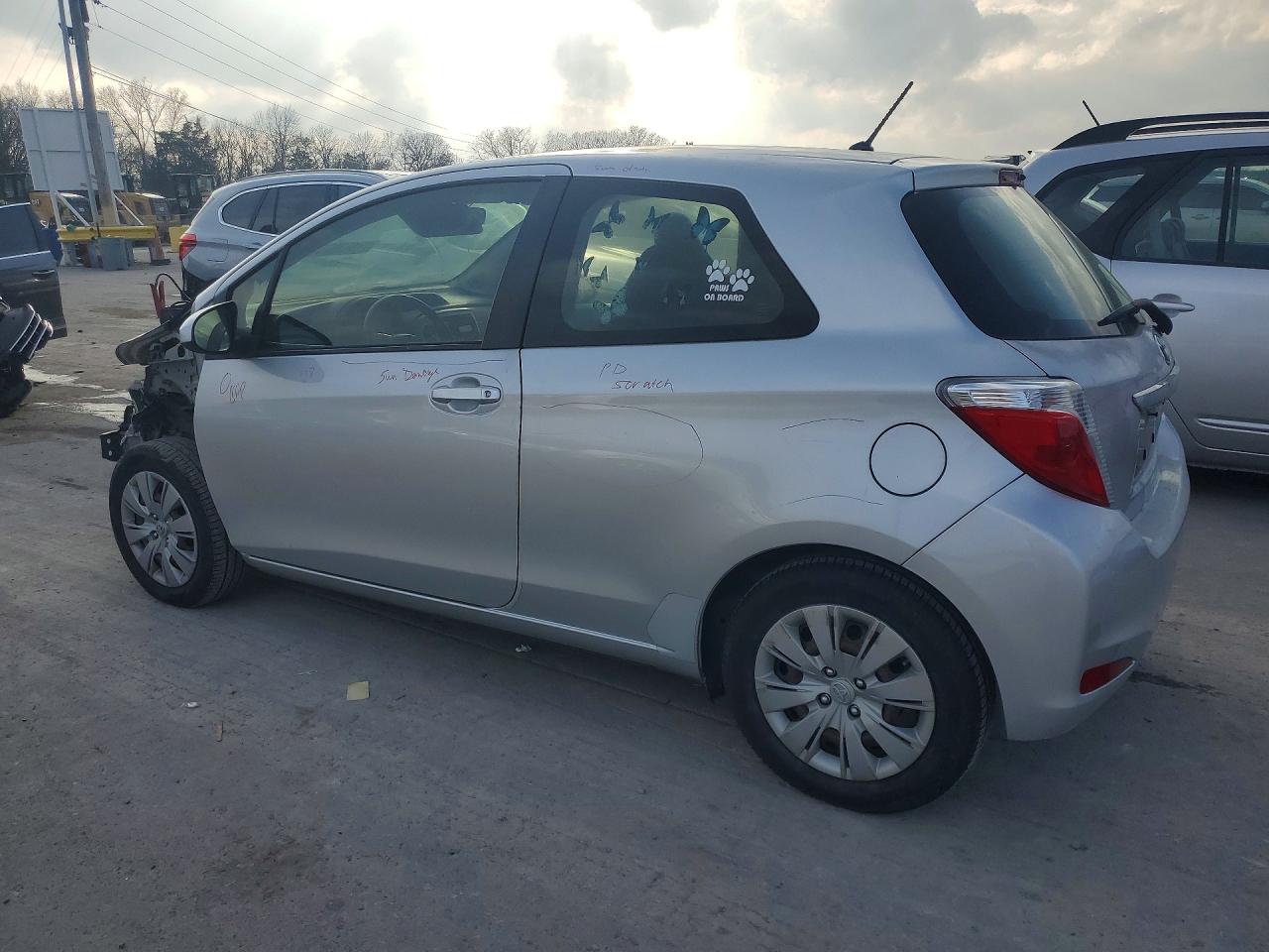 2013 TOYOTA YARIS photo 2