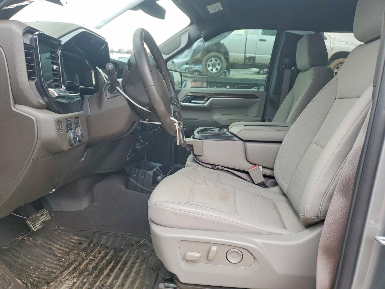 2025 CHEVROLET SILVERADO K1500 LT photo 7