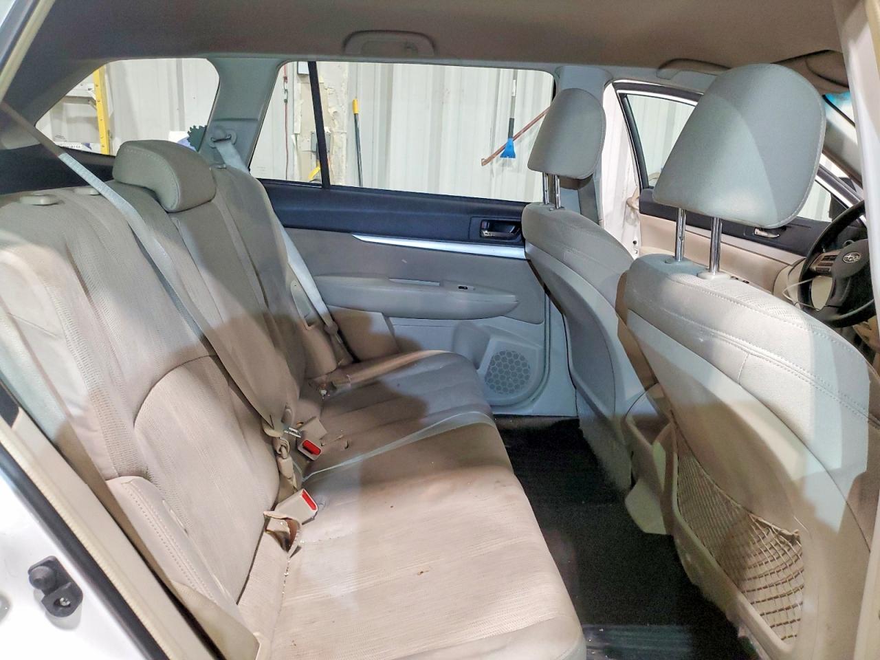 2014 SUBARU OUTBACK 2.5I photo 11