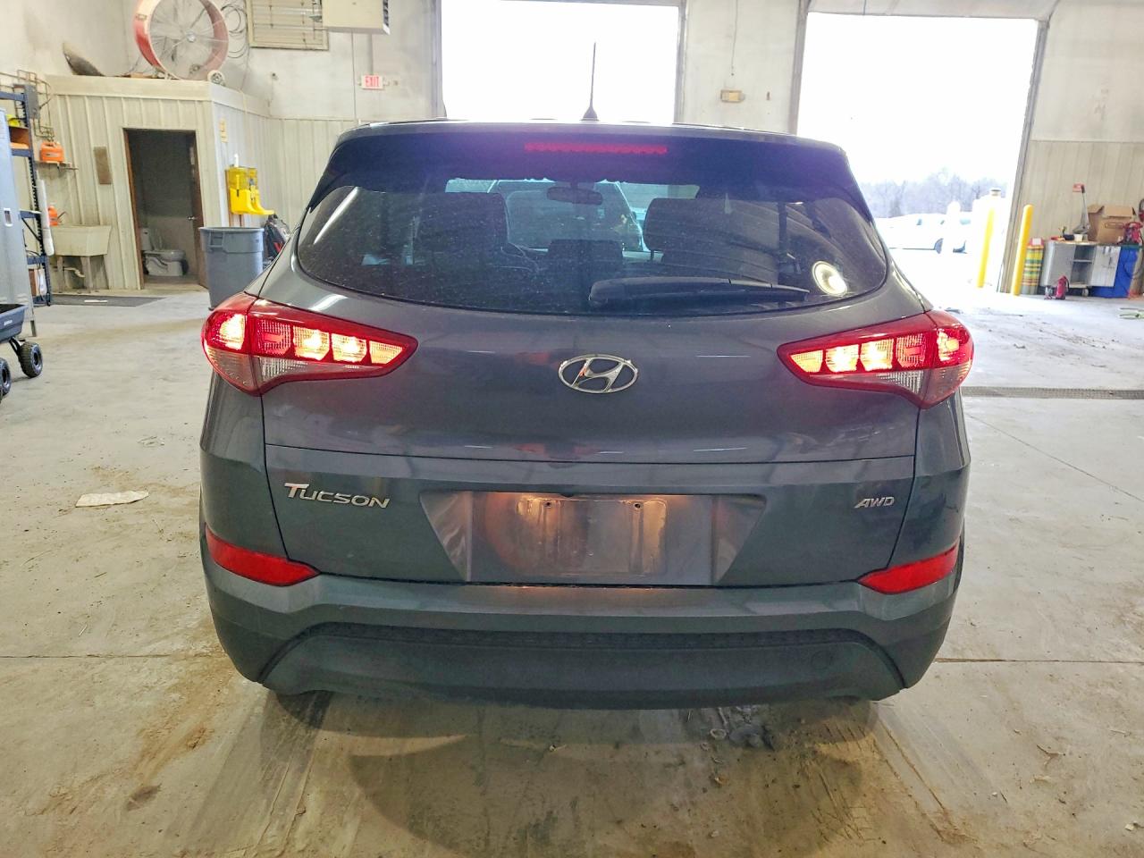 2018 HYUNDAI TUCSON SE photo 11