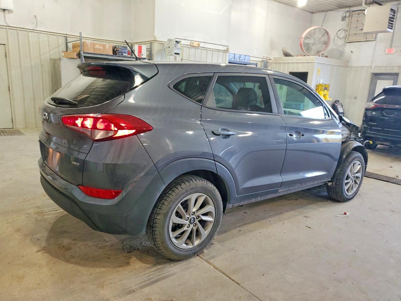 2018 HYUNDAI TUCSON SE photo 5