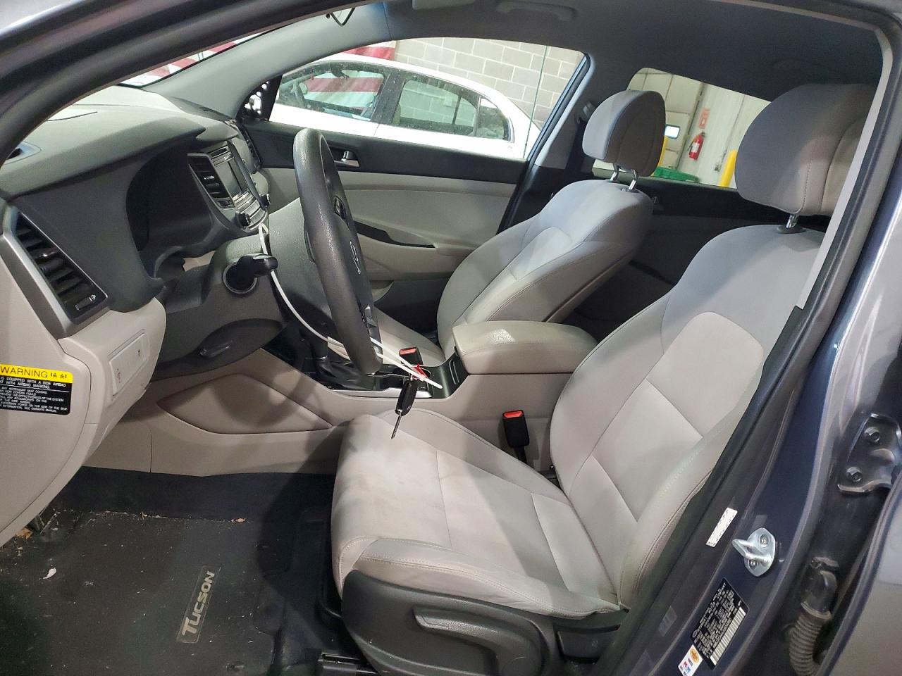 2018 HYUNDAI TUCSON SE photo 13
