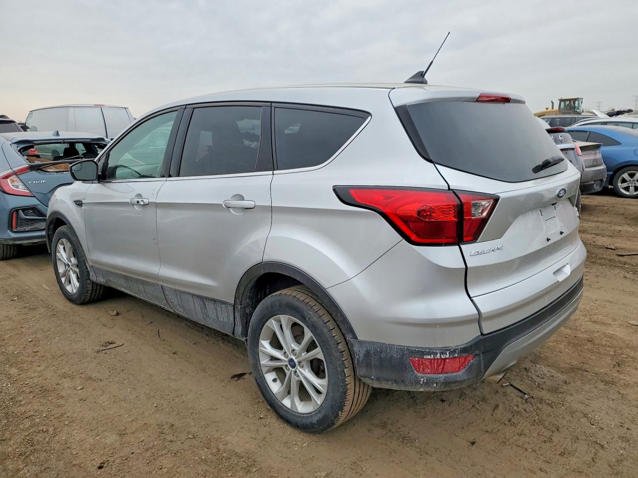 2019 FORD ESCAPE SE photo 2