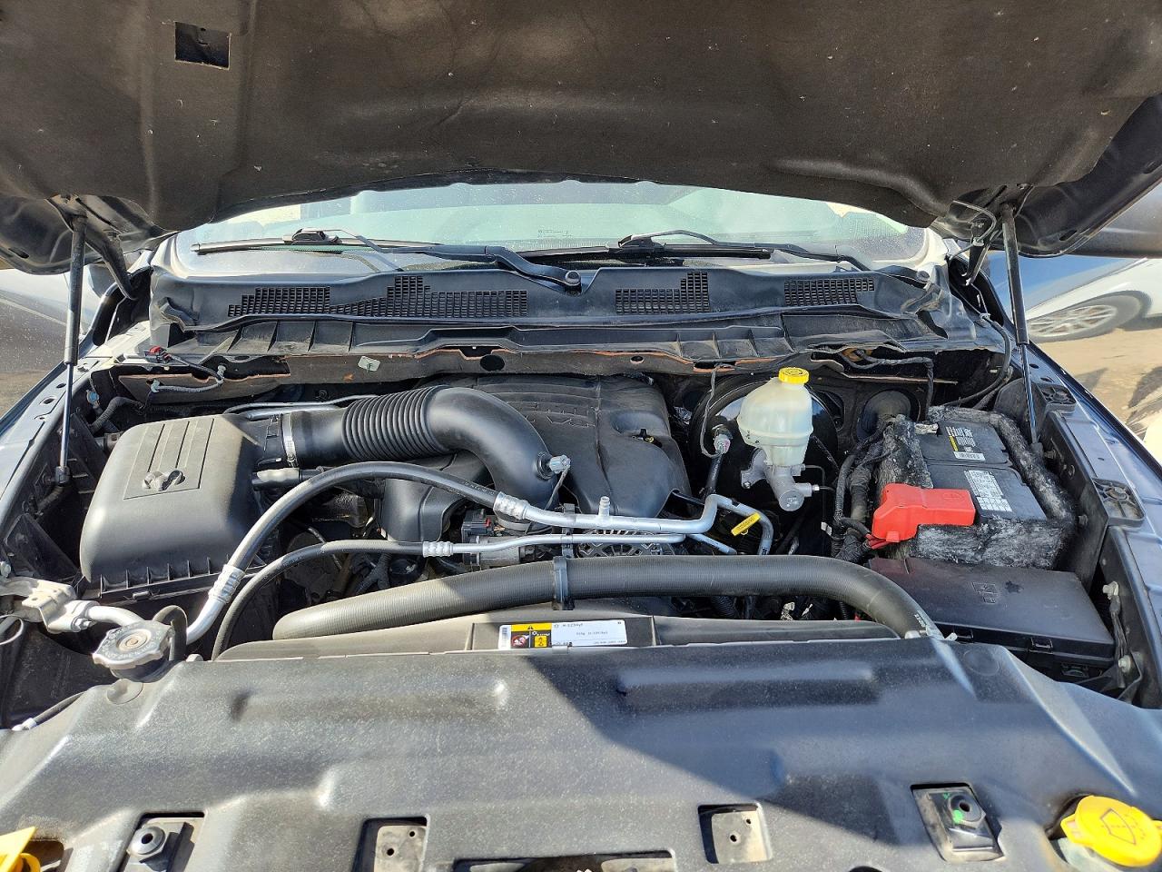 2014 RAM 1500 ST photo 21