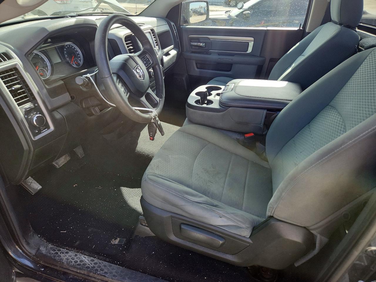 2014 RAM 1500 ST photo 13