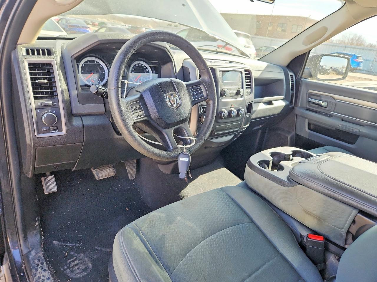 2014 RAM 1500 ST photo 15