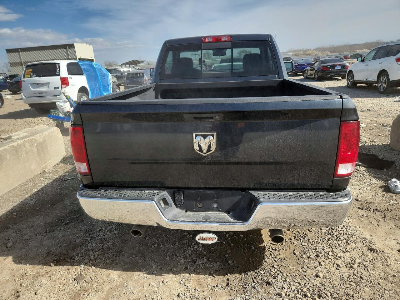 2014 RAM 1500 ST photo 11