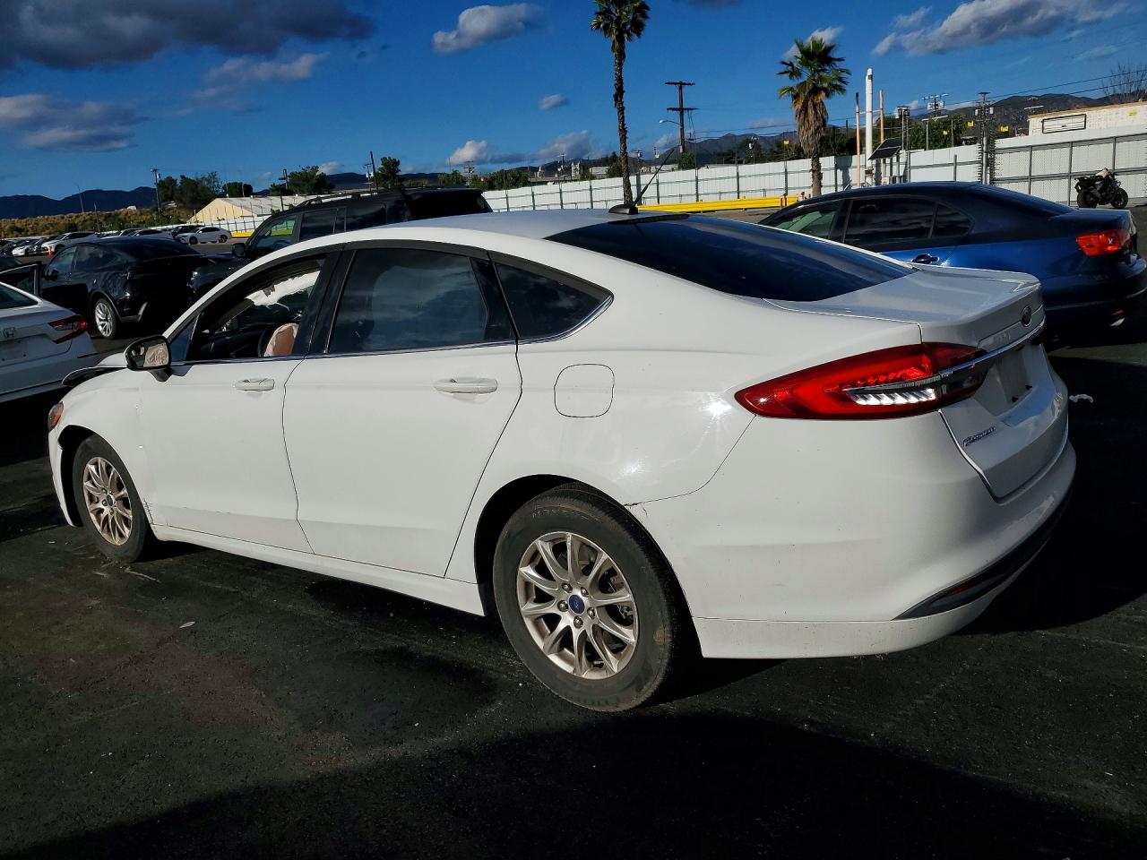 2017 FORD FUSION S photo 3