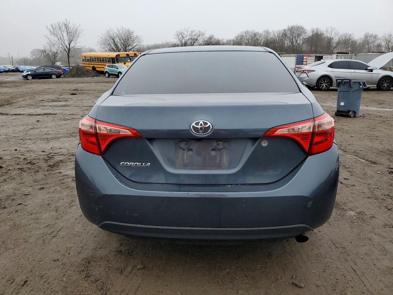 2017 TOYOTA COROLLA L photo 6