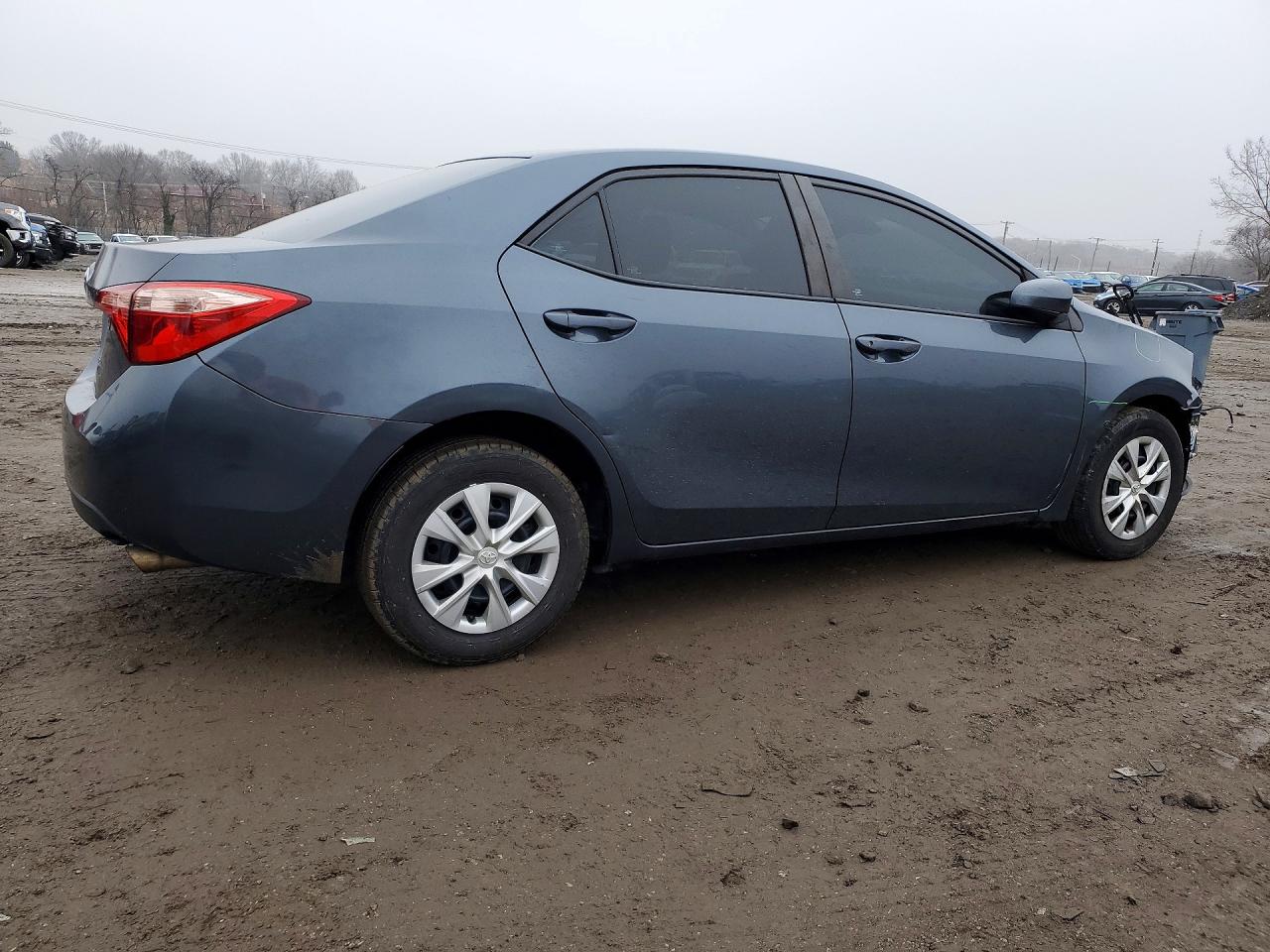 2017 TOYOTA COROLLA L photo 3