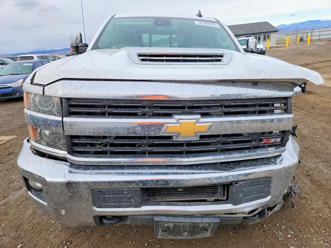 2017 CHEVROLET SILVERADO K2500 HEAVY DUTY LTZ photo 9