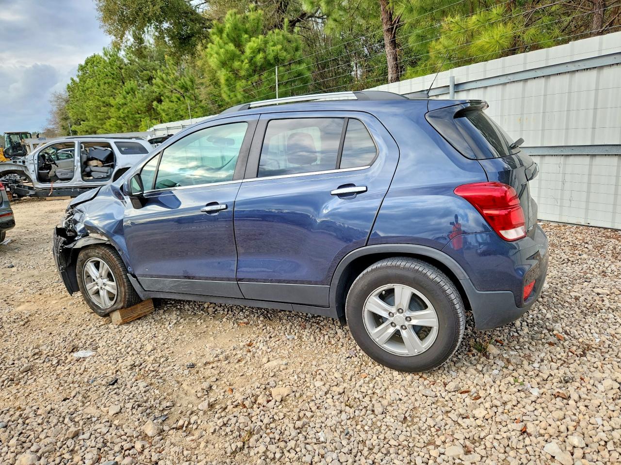 2019 CHEVROLET TRAX 1LT photo 3