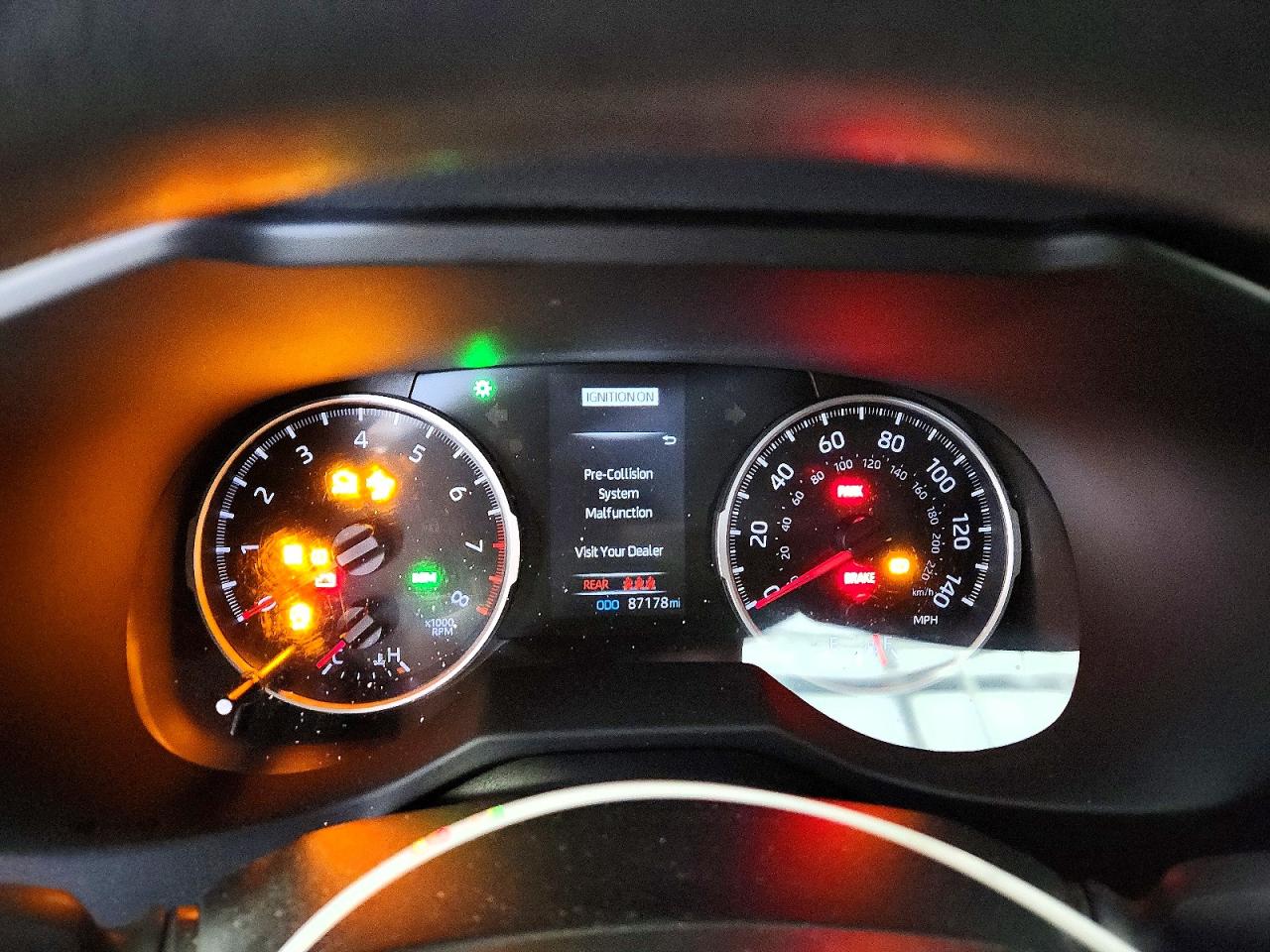 2022 TOYOTA RAV4 XLE photo 17