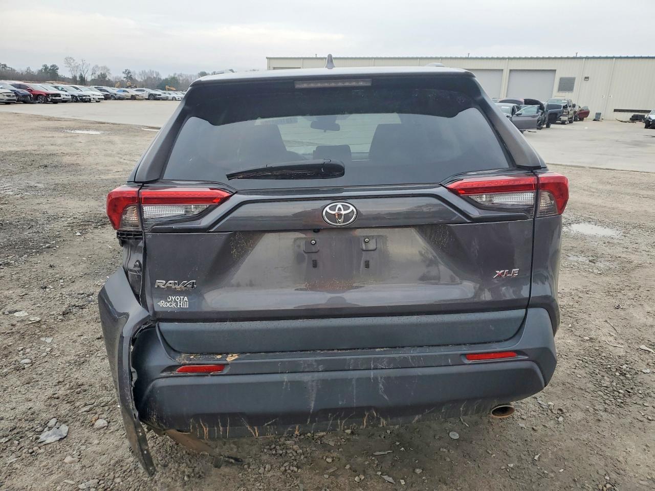 2022 TOYOTA RAV4 XLE photo 11