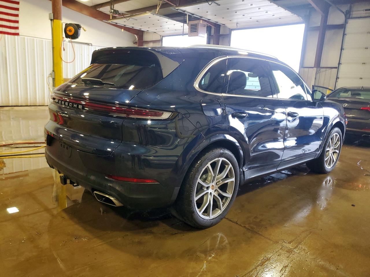 2024 PORSCHE CAYENNE photo 5