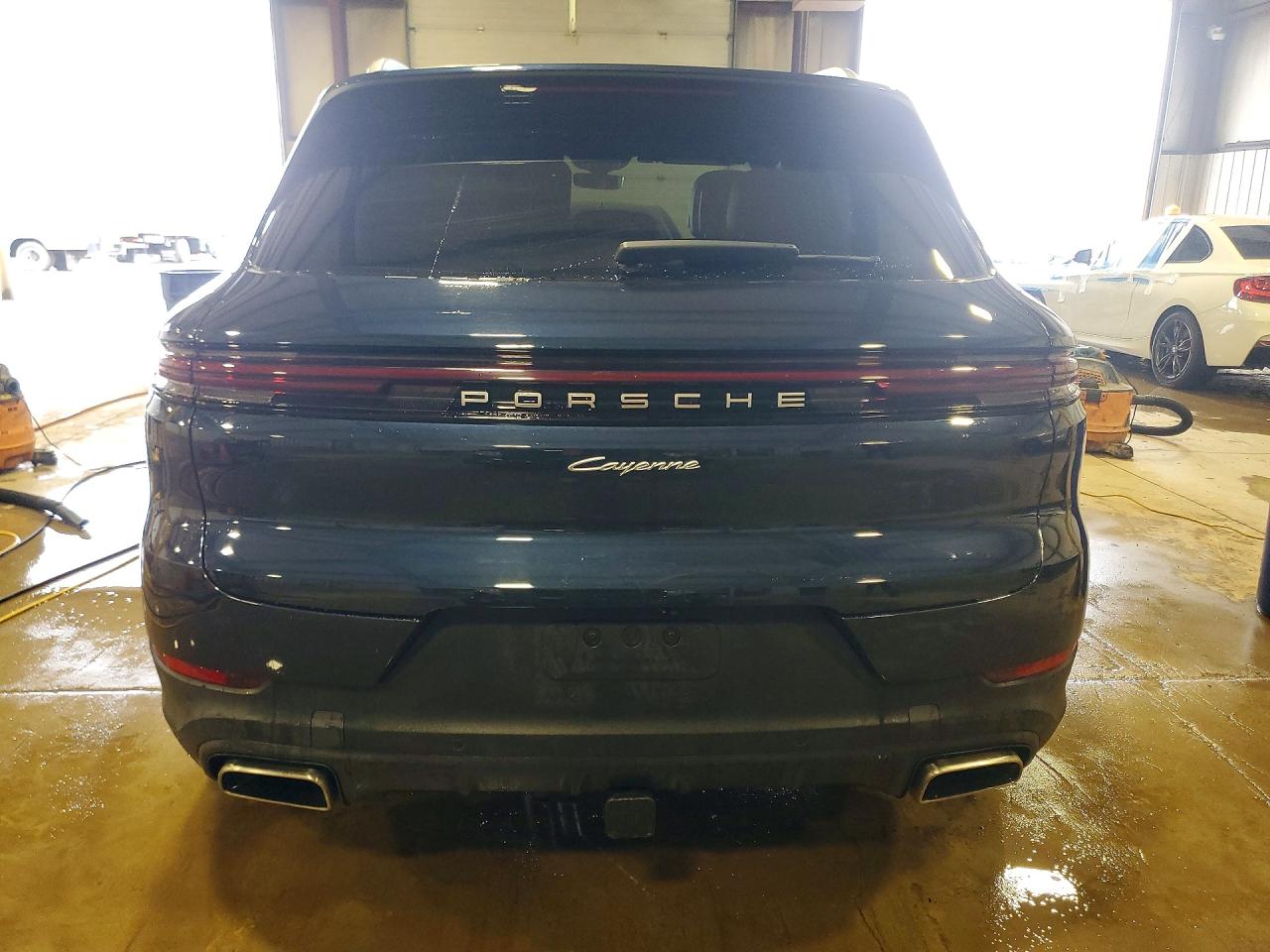 2024 PORSCHE CAYENNE photo 11