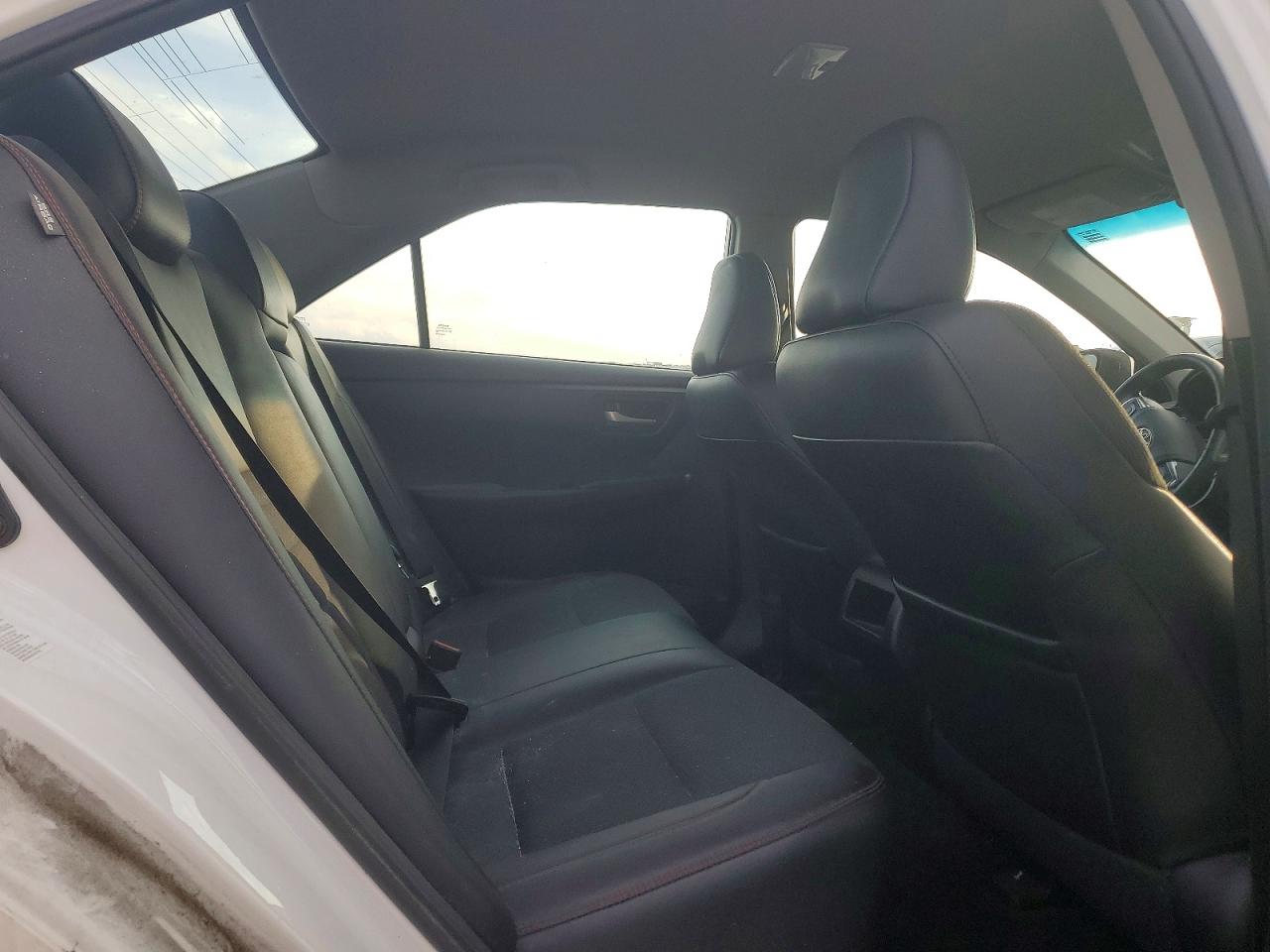 2016 TOYOTA CAMRY LE photo 19