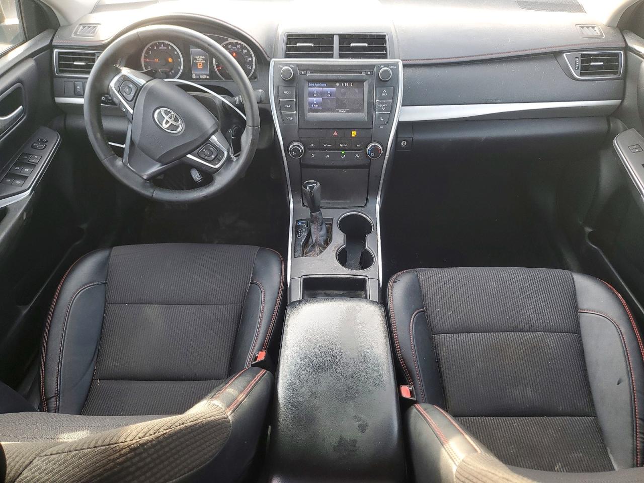 2016 TOYOTA CAMRY LE photo 15