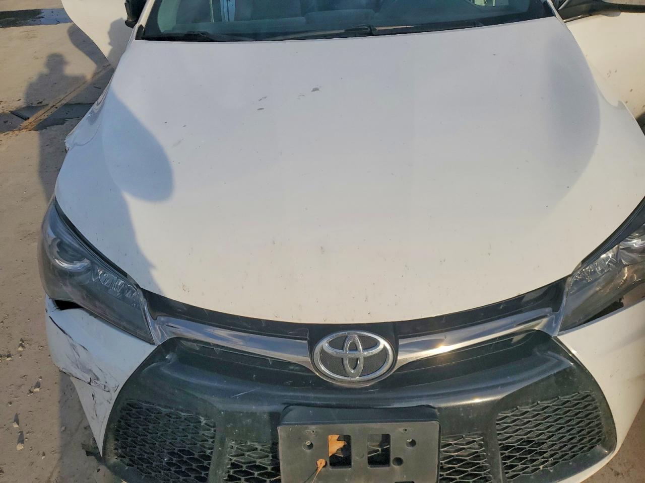 2016 TOYOTA CAMRY LE photo 21