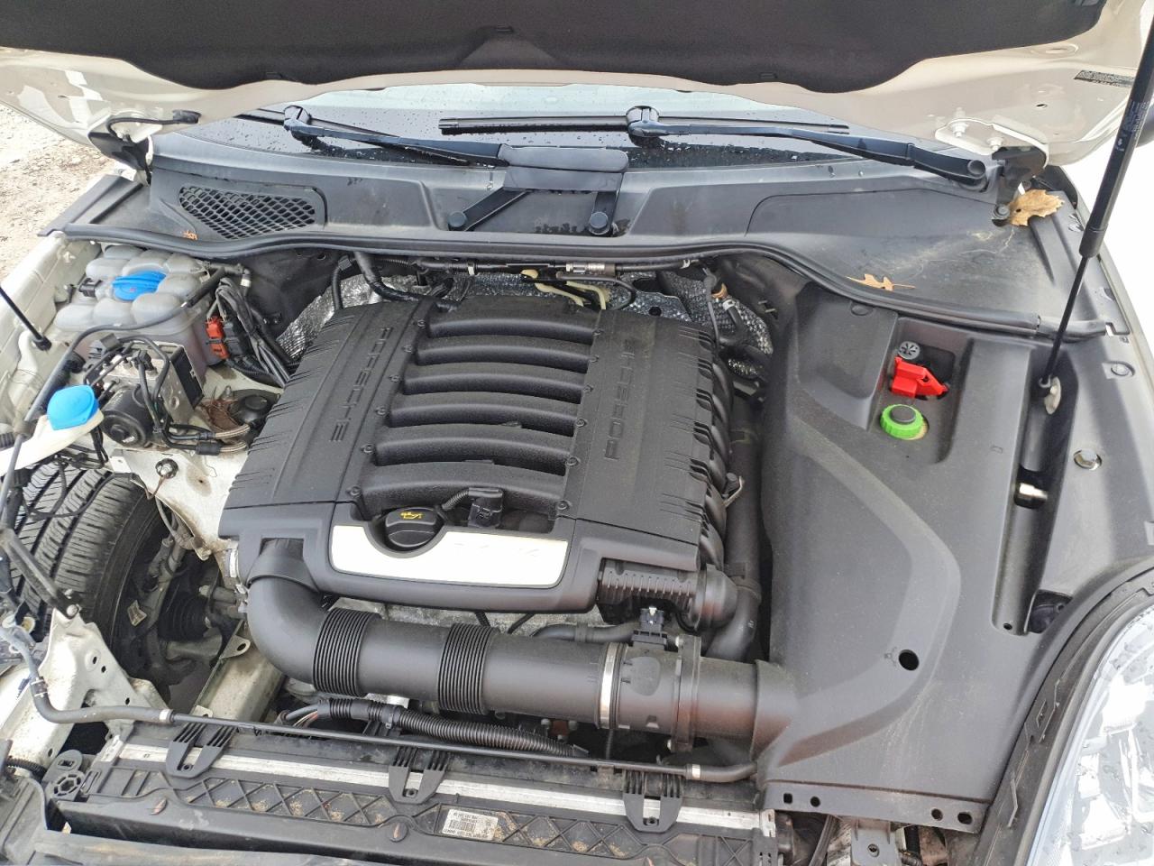 2017 PORSCHE CAYENNE photo 12