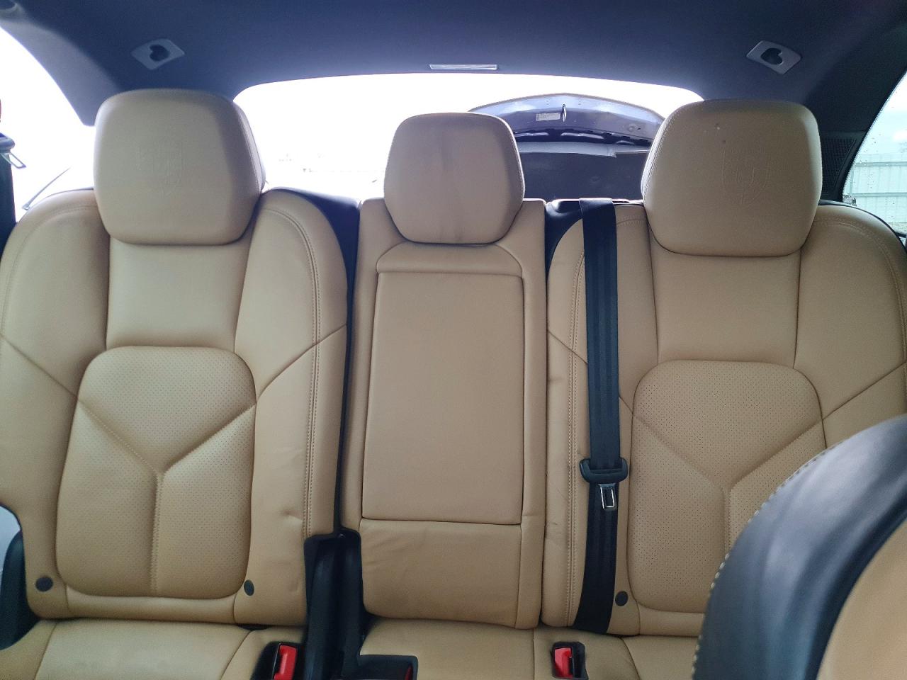 2017 PORSCHE CAYENNE photo 10