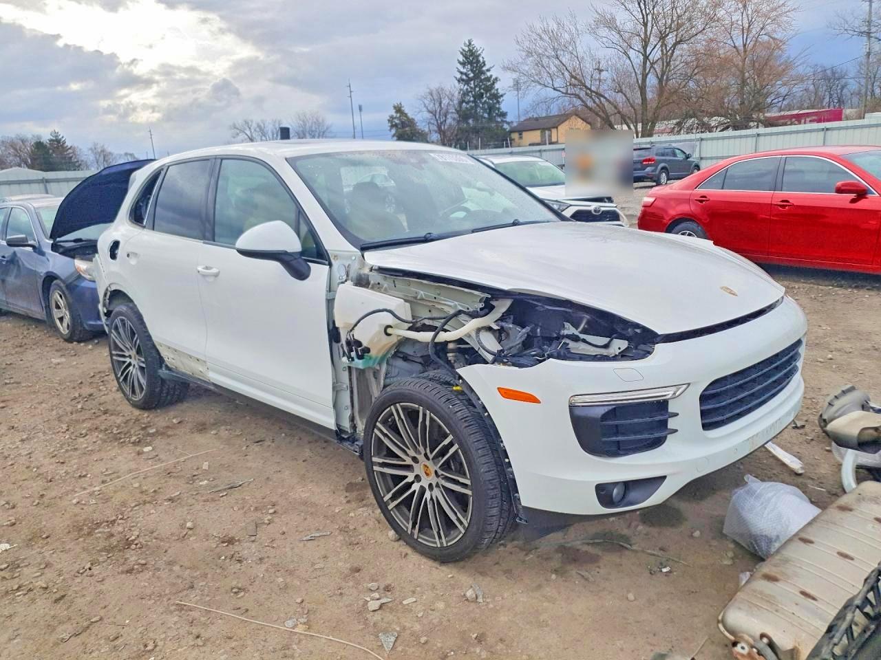 2017 PORSCHE CAYENNE photo 4