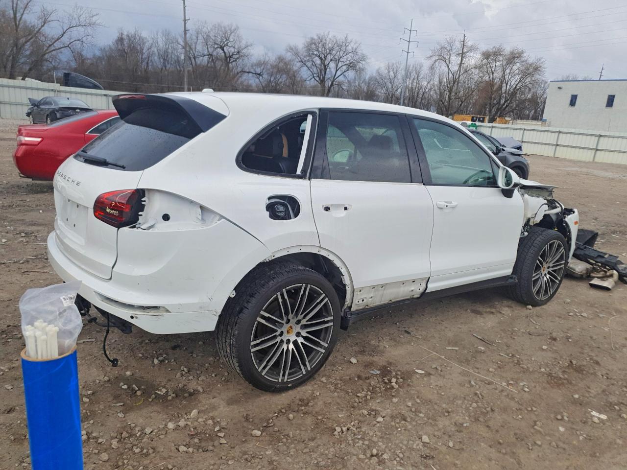 2017 PORSCHE CAYENNE photo 3