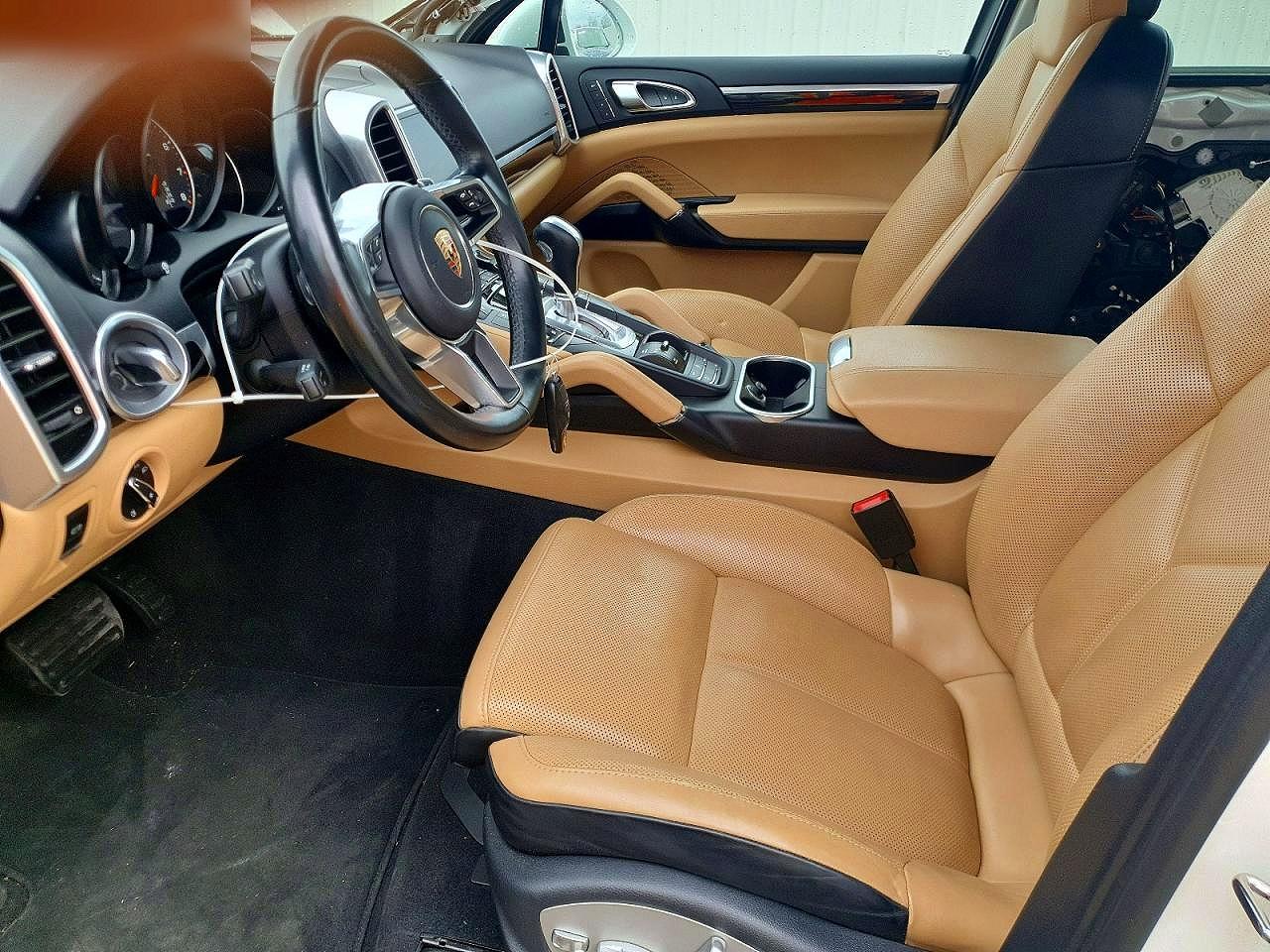 2017 PORSCHE CAYENNE photo 7