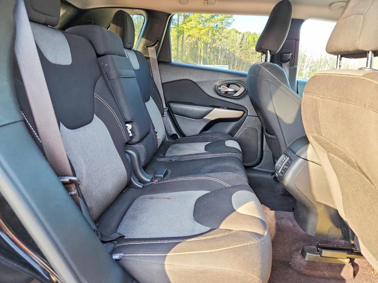 2018 JEEP CHEROKEE LATITUDE photo 11