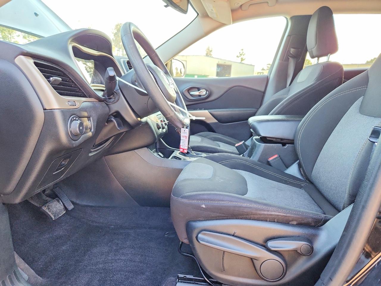 2018 JEEP CHEROKEE LATITUDE photo 7