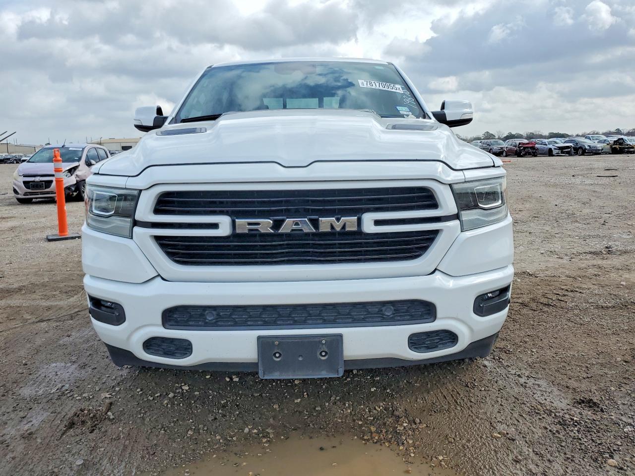 2021 RAM 1500 LARAMIE photo 9
