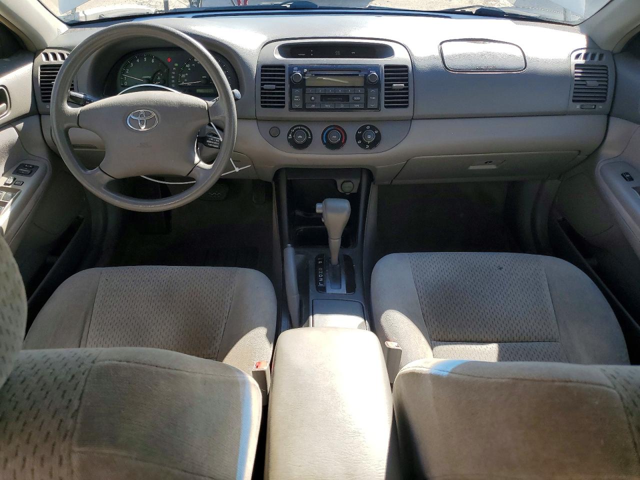 2002 TOYOTA CAMRY LE photo 8