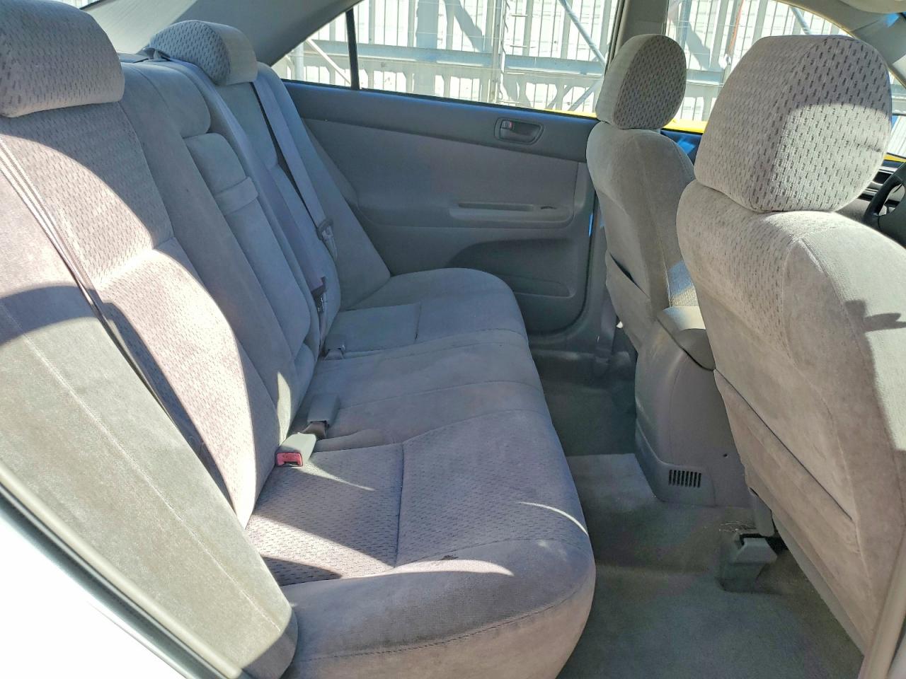 2002 TOYOTA CAMRY LE photo 10