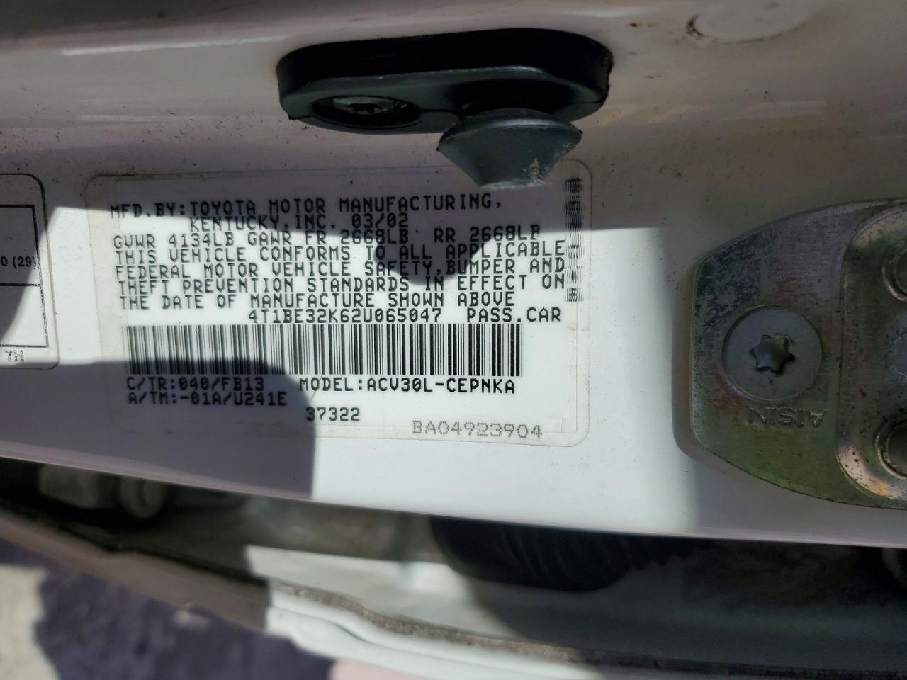 2002 TOYOTA CAMRY LE photo 12