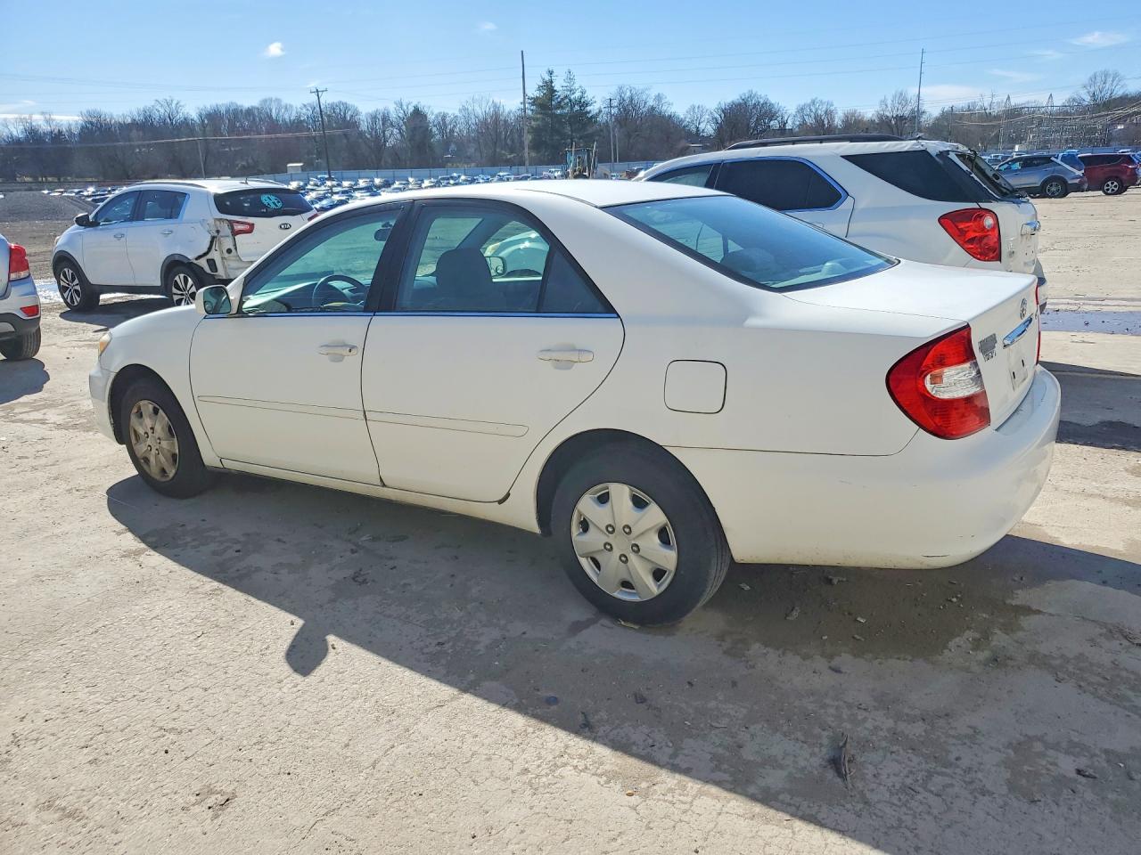 2002 TOYOTA CAMRY LE photo 2