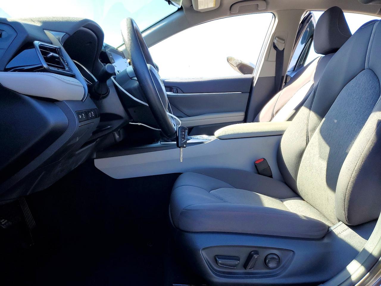 2024 TOYOTA CAMRY LE photo 7