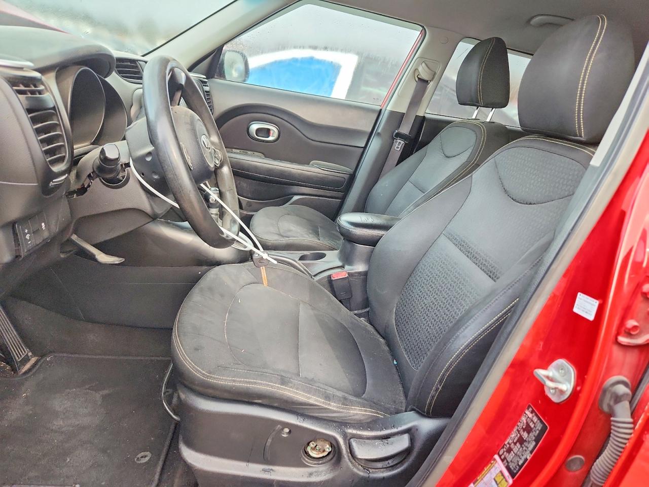 2016 KIA SOUL + photo 13