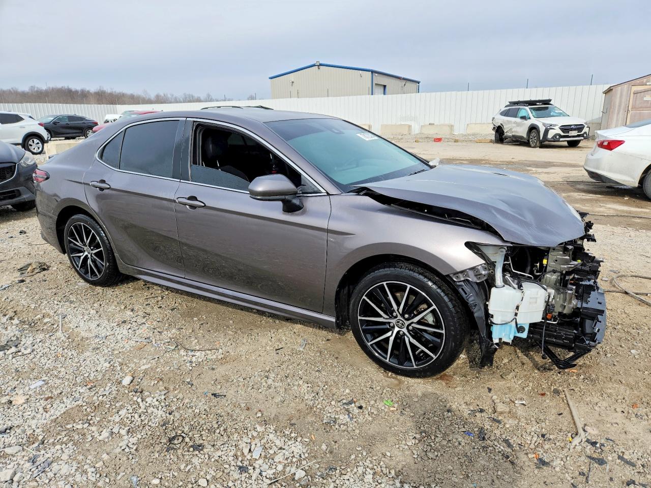 2021 TOYOTA CAMRY SE photo 4