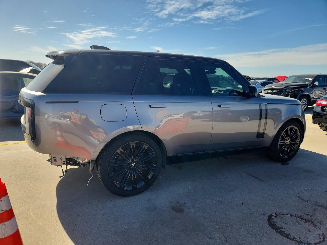 2025 LAND ROVER RANGE ROVER SE photo 5
